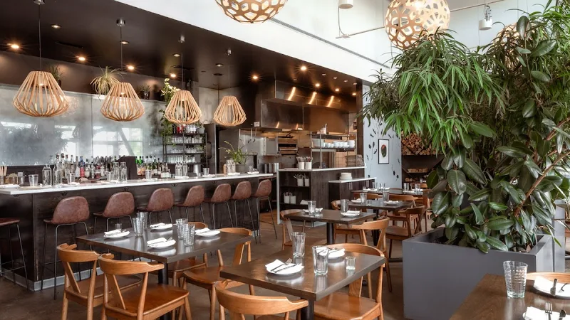 Annette — Eat in South Broadway