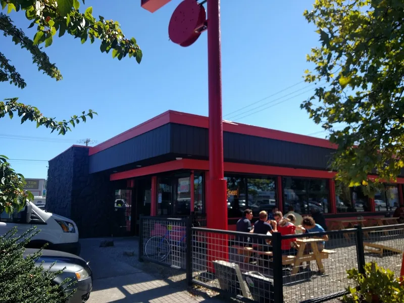 Paseo — Eat in Fremont